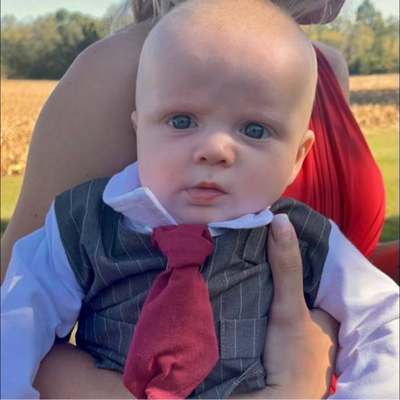 Meet your Posher, Sandy - Picture 1 of 1